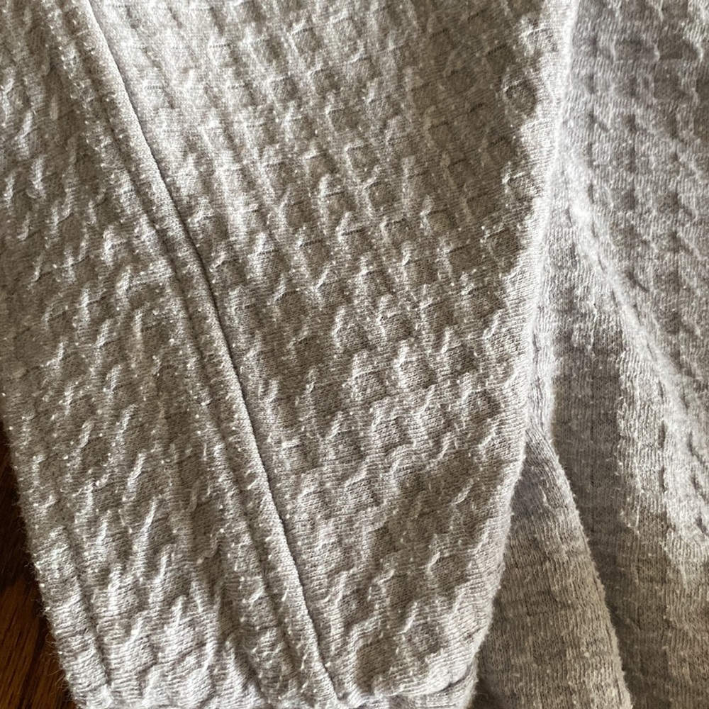 Grey robe - Picture 2 of 4